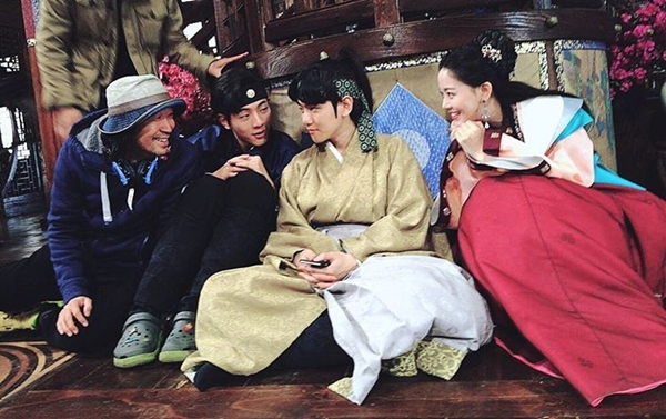 ▲김규태 감독, 지수, 백현, 강한나(사진=강한나 인스타그램)