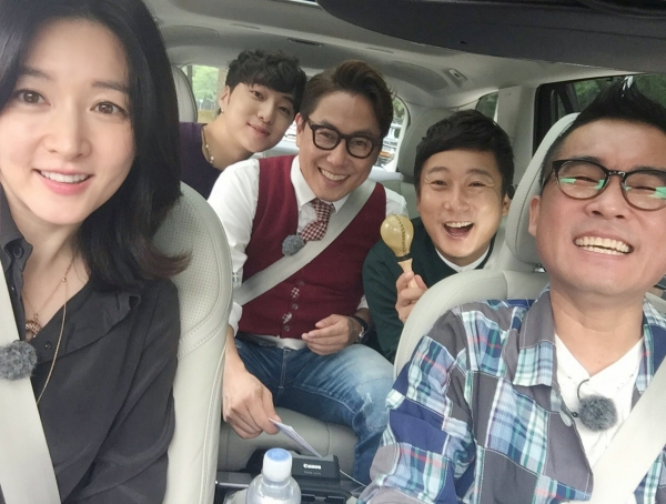 ▲이영애와 '부르스타' MC 군단(사진=SBS)