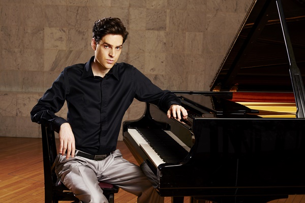 ▲피아니스트 제이콥 콜러(사진=산토끼뮤직)