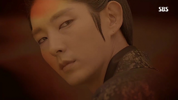 ▲‘달의 연인’ 광종 이준기 모습 공개(사진=SBS 월화드라마 ‘달의 연인 보보경심 려’ 캡처)