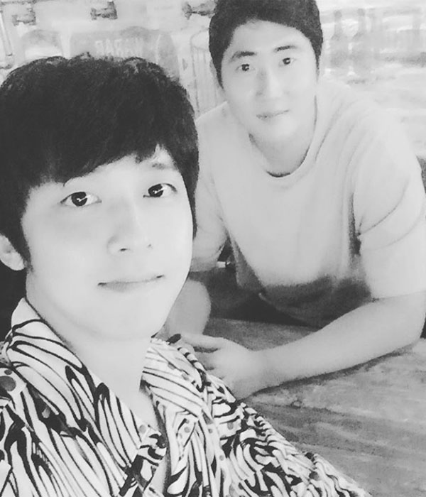 ▲'올드스쿨' 신민철이 축구선수 양동원과의 우정을 과시했다.(사진=신민철 인스타그램)