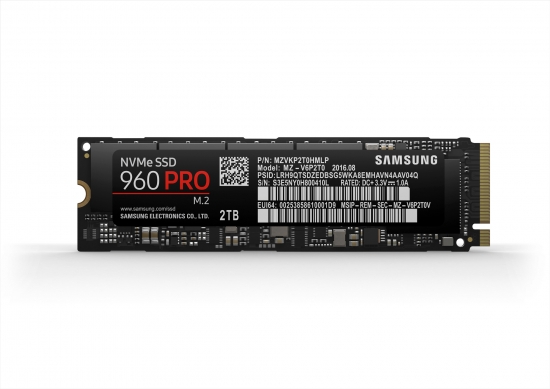 ▲삼성전자가 21일 공개한 3세대(48단) V낸드를 탑재해 성능을 크게 높인 '960 PRO' SSD.(사진제공=삼성전자)