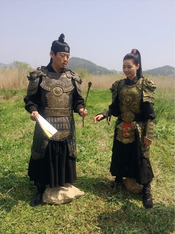 ▲SBS '달의 연인 - 보보경심 려' 성동일, 지헤라(사진=지헤라 인스타그램)