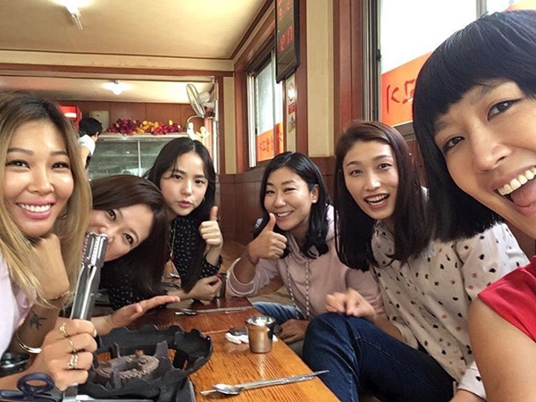▲(좌에서 우로)KBS2 '언니들의 슬램덩크' 제시, 김숙, 민효린, 라미란, 김연경, 홍진경(사진=김연경 인스타그램)