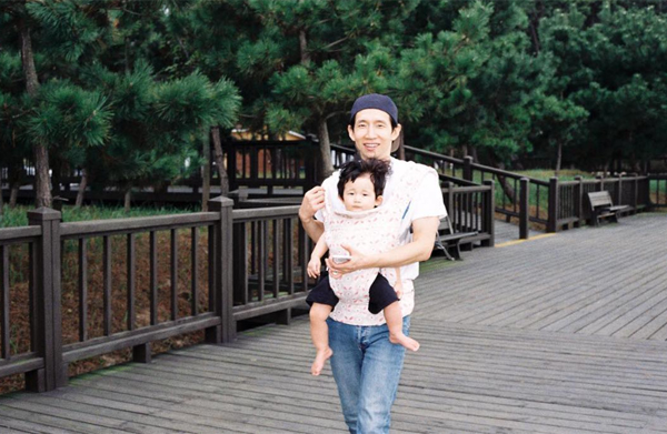 ▲봉태규가 아내 하시시박이 찍어준 사진을 공개했다.(사진=봉태규 인스타그램)