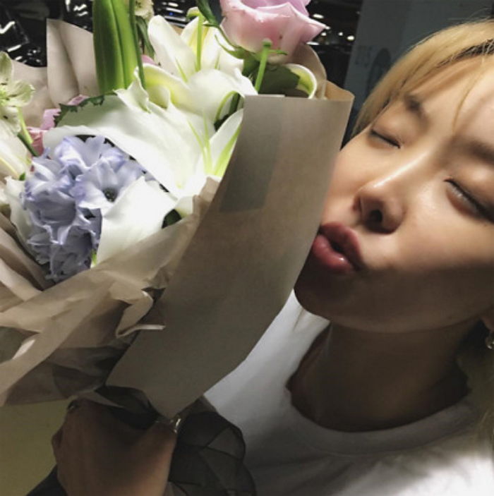 [포토] '10월의 신부' 나르샤 행복 미소 "대표님이 요즘 브아걸 화려하대요"