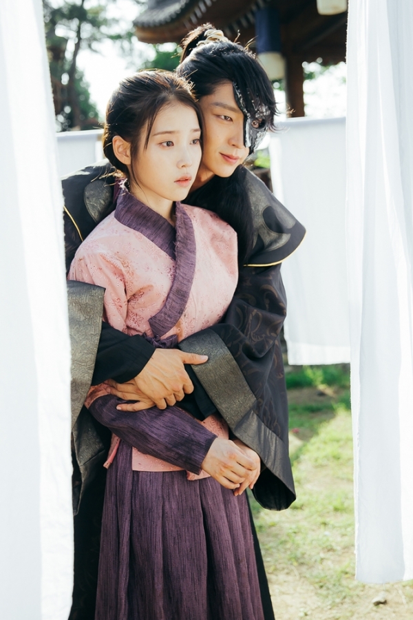 ▲'달의연인' 이준기 아이유(나무엑터스)