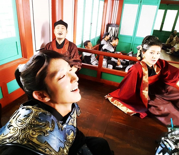 ▲배우 이준기, 김성균, 박지영(사진=이준기 인스타그램)