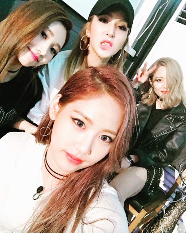 ▲(좌측에서 시계 방향으로)래퍼 케이시, 자이언트핑크, 미료, 육지담(사진=자이언트핑크 인스타그램)