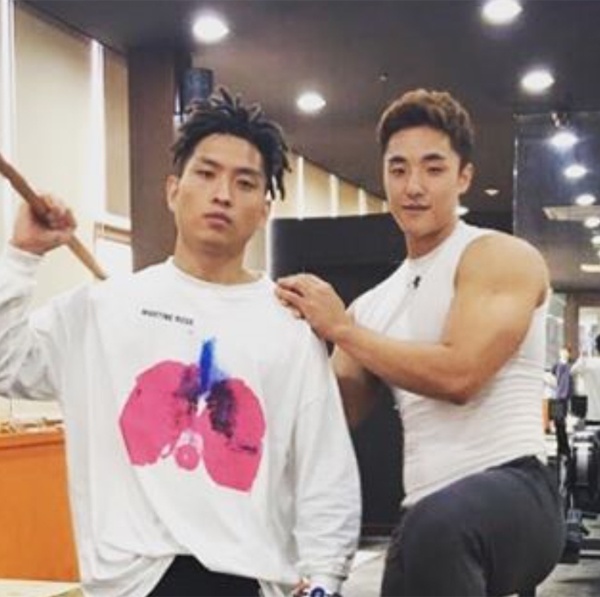 ▲'나혼자산다' 씨잼이 방송에 함께 출연한 트레이너와 찍은 사진을 공개했다.(사진=씨잼 인스타그램)