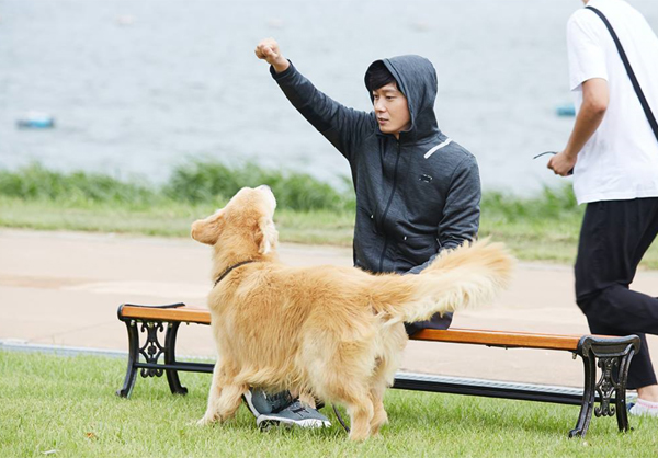 ▲'캐리어를끄는여자' 박병은(사진=씨제스엔터테인먼트)