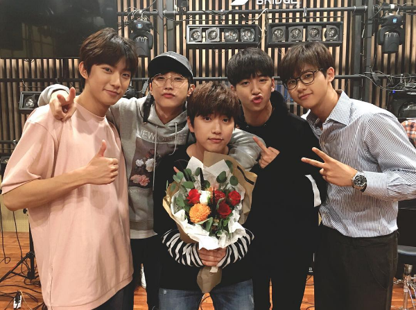 (사진=B1A4 공식 인스타그램)