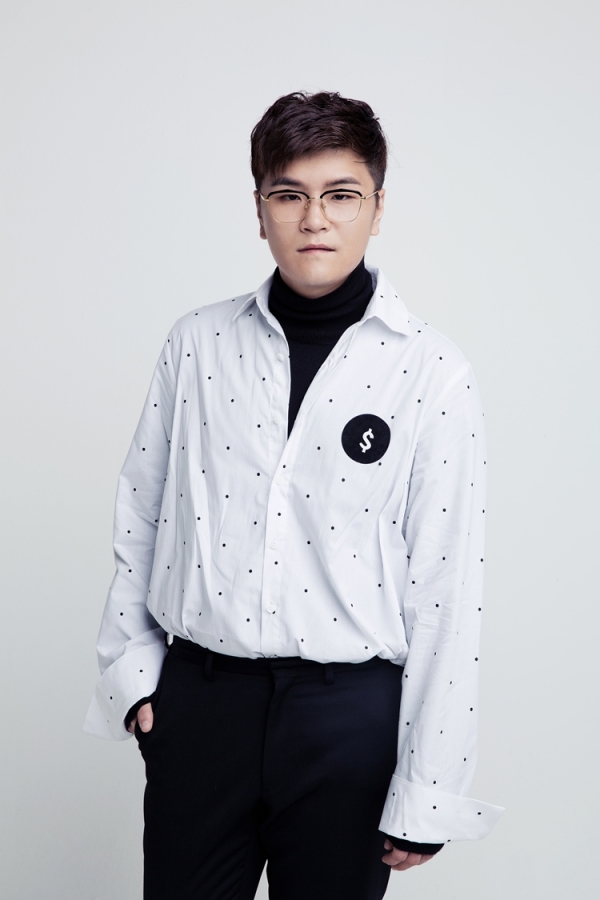 ▲가수 신용재(사진=더 바이브엔터테인먼트)