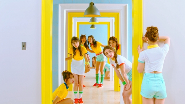 ▲걸그룹 아이오아이 '너무너무너무' 티저(사진=YMC엔터테인먼트)