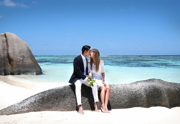 ▲나르샤가 세이셸에서의 낭만적인 화보를 전했다.(사진=나르샤 인스타그램)