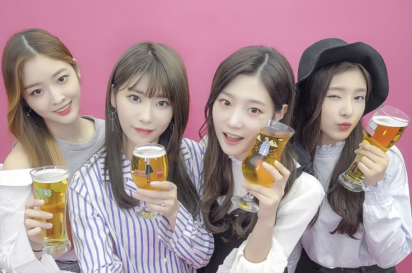 ▲(왼쪽부터) 다이아 은진, 희현, 채연, 제니(사진=MBK엔터테인먼트)