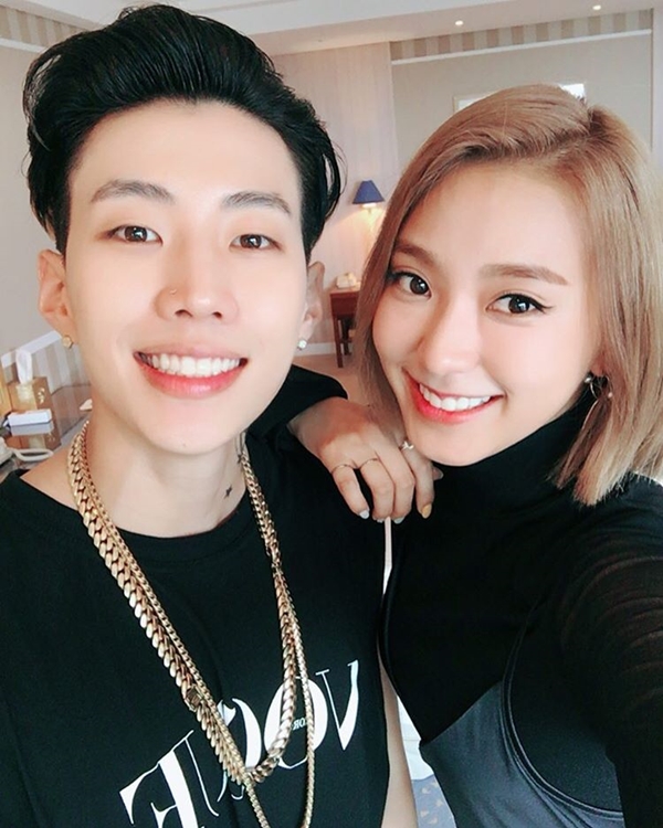 ▲가수 박재범, 씨스타 보라(사진=씨스타 보라 인스타그램)