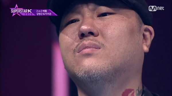 ▲김영근, 이지은 팀의 무대를 감상하는 심사위원 용감한 형제(사진=Mnet '슈퍼스타K 2016')