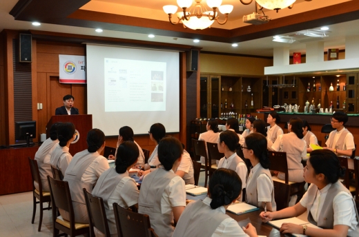 ▲(사)한국파티이벤트협회가 진행하는 파티플래너 자격증 교육과정을 학생들이 수강하고 있다.(한국파티이벤트협회)