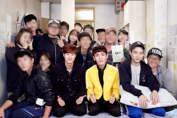 ▲'혼술남녀' 공명 키 김동영과 스태프(판타지오 공식 인스타그램)