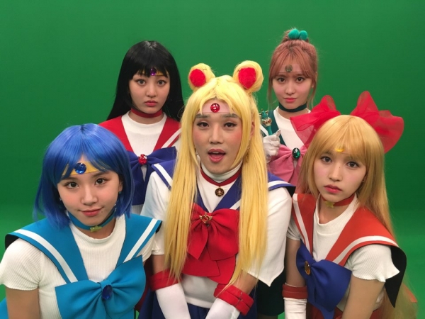 ▲'SNL코리아'에서 세일러문 패러디에 나서는 걸그룹 트와이스, 권혁수(사진=tvN)