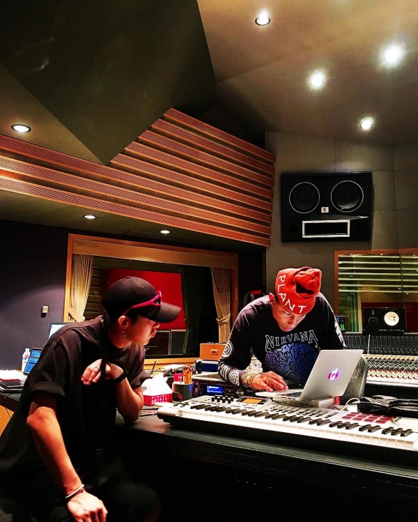 ▲지드래곤(왼쪽)과 퍼렐 윌리엄스(사진=지드래곤 SNS)