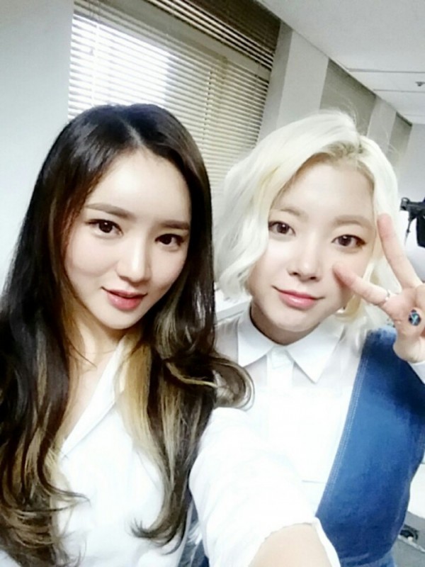 ▲그룹 레이디스 코드 소정, 주니(사진=레이디스코드 공식 트위터)