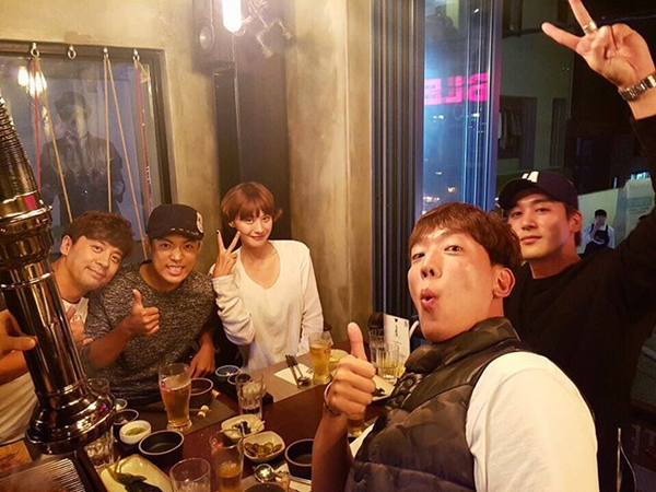 ▲SBS '정글의 법칙 in 동티모르' 권오중, 강남, 유인영, 김환, 오창석(사진=오창석 인스타그램)