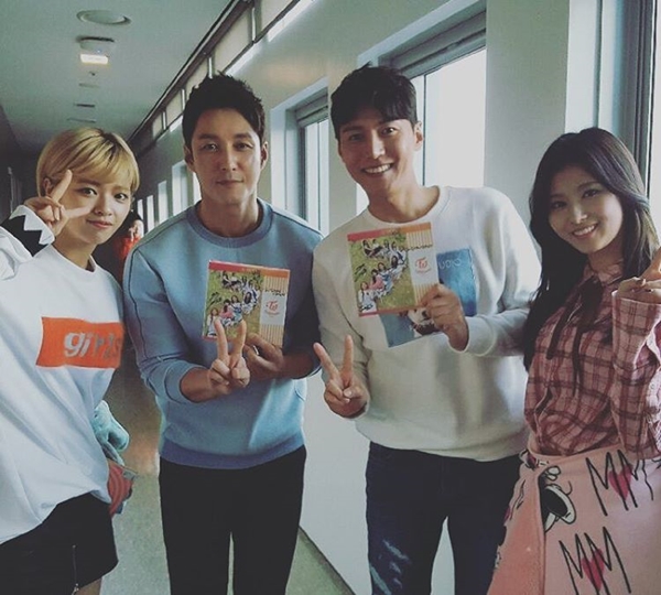 ▲트와이스 정연, 배우 심형탁, 송재희, 트와이스 사나(사진=심형탁 인스타그램)