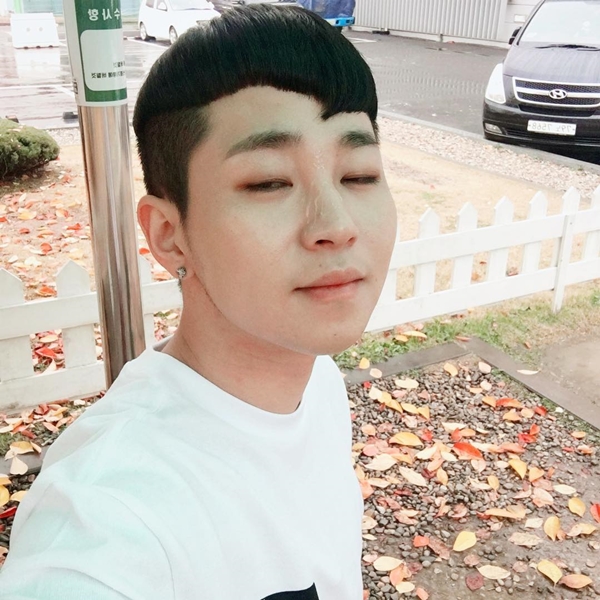 (사진=딘딘 인스타그램)