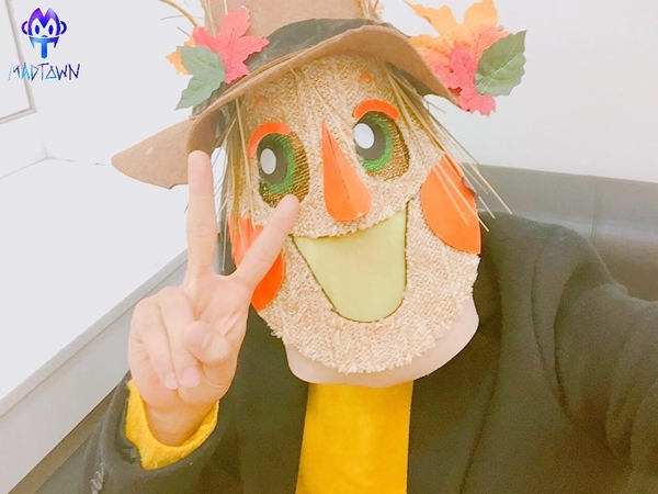 ▲매드타운 조타가 MBC '일밤 - 복면가왕' 출연을 인증하고 있다.(사진=매드타운 공식 인스타그램)