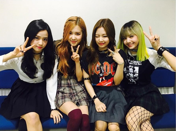 ▲그룹 블랙핑크(지수, 로제, 제니, 리사)가 15일 데뷔 100일을 맞았다.(사진=블랙핑크 공식 인스타그램)