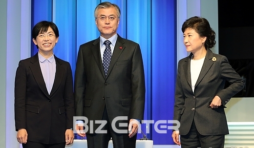 ▲제18대 대선 TV 토론회 당시 이정희 통합진보당 전 대표, 문재인 더불어민주당 전 대표, 박근혜 대통령(출처=비즈엔터)