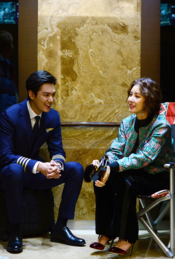 ▲SBS 새 수목드라마 '푸른 바다의 전설' 이민호 김성령(사진=SBS)