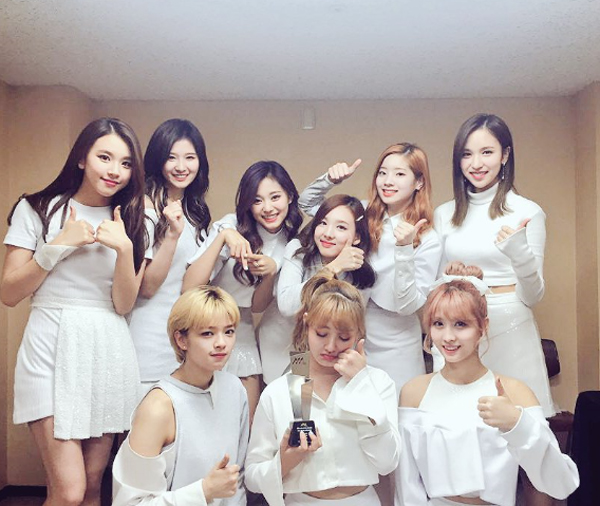 ▲'2016아시아아티스트어워즈' 트와이스(사진=트위터)