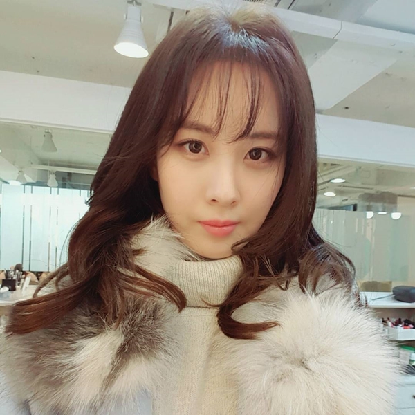 ▲소녀시대 서현이 17일 수능을 치른 수험생들에게 응원 메시지를 전했다.(사진=서현 인스타그램)