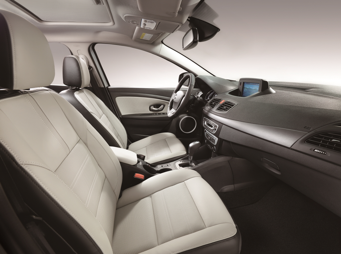 ▲2017년형 SM3 인테리어.(사진제공=르노삼성자동차)