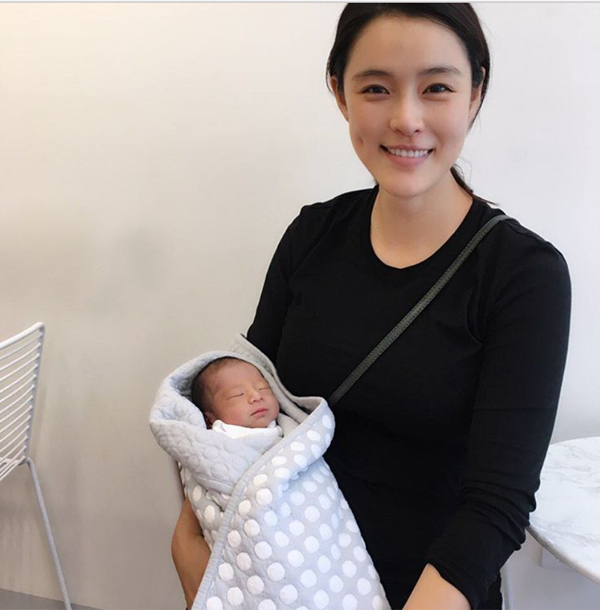 ▲가희가 아들을 출산한 후 모습을 공개했다.(사진=가희 인스타그램)