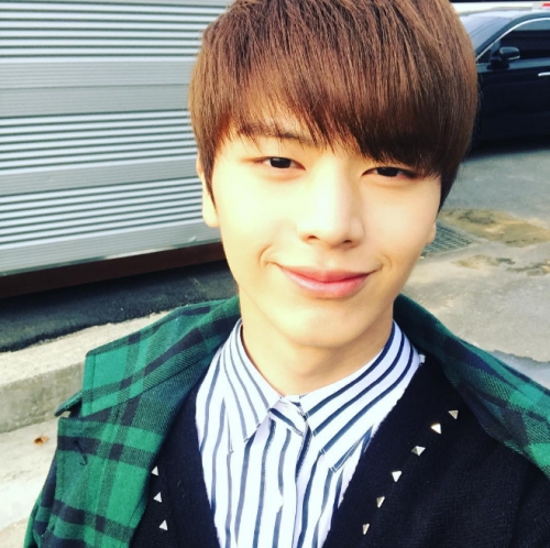 (사진=육성재 인스타그램)