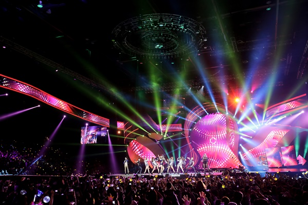 ▲'2015 MAMA' 본 시상식 공연 모습(사진=CJ E&M)