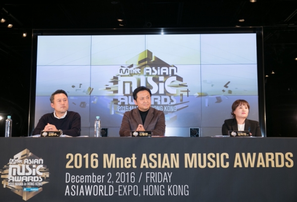 ▲(왼쪽부터) 김현수 국장, 신형관 부문장, 강희정 국장(사진=CJ E&M)