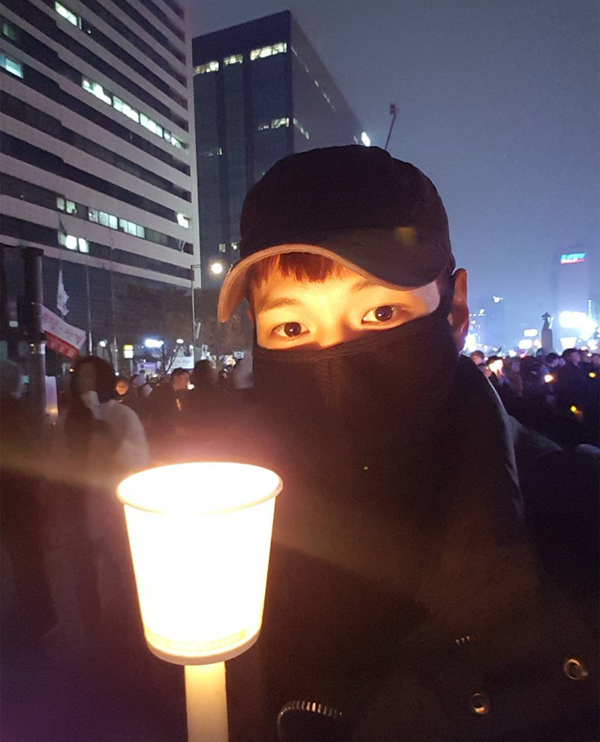 ▲촛불집회에 참석한 배우 지일주(사진=지일주 인스타그램)