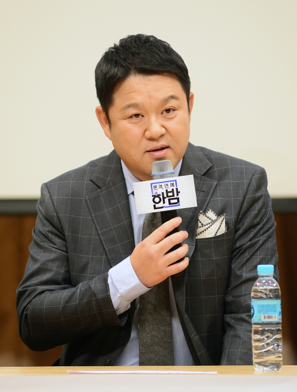 ▲'본격연예 한밤' MC를 맡은 방송인 김구라(사진=SBS)