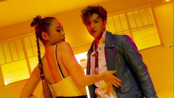 ▲천둥 '사인' 뮤직비디오 티저(사진=미스틱엔터테인먼트)