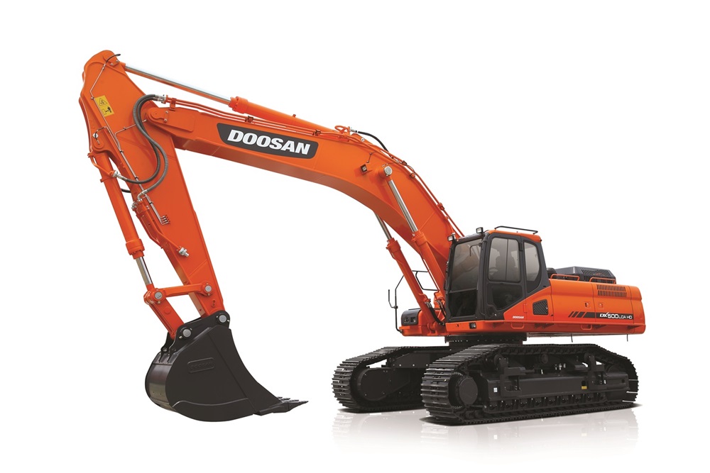 ▲두산인프라코어가 최근 미얀마의 금광업체에 50톤급 대형 굴삭기 DX500LCA를 공급하기로 했다. (사진제공=두산인프라코어)