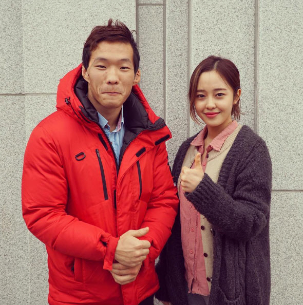 ▲로드FC 박대성 선수, 로드걸 최설화(사진=최설화 인스타그램)