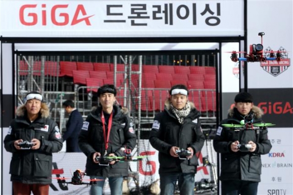 ▲KT는 지난해 12월 28일 ‘제 1회 GiGA 드론 레이싱’대회를 진행했다. 사진제공= KT