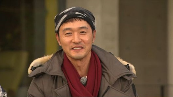 ▲SBS '일요일이 좋다-꽃놀이패'에 정식 합류한 배우 이성재(사진=SBS '꽃놀이패' 네이버 V앱 생중계 영상 캡처)