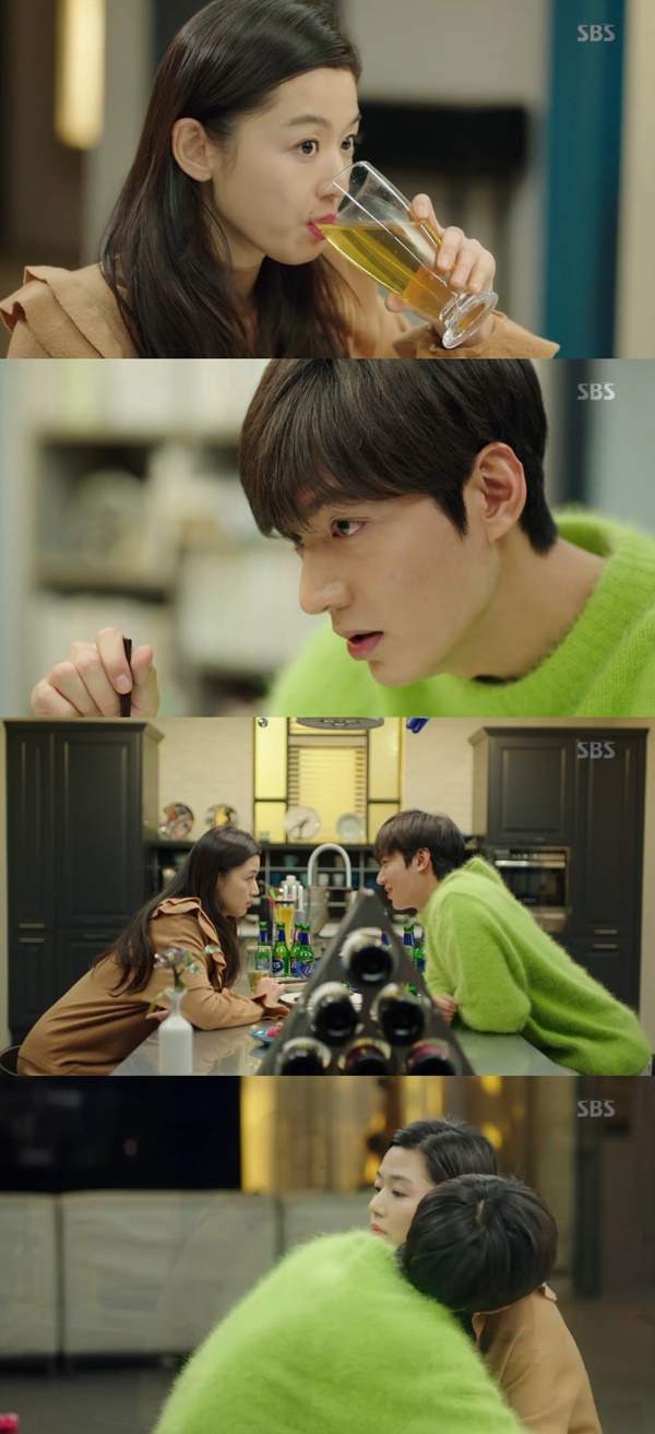 (▲ SBS '푸른 바다의 전설' 이민호 전지현 )