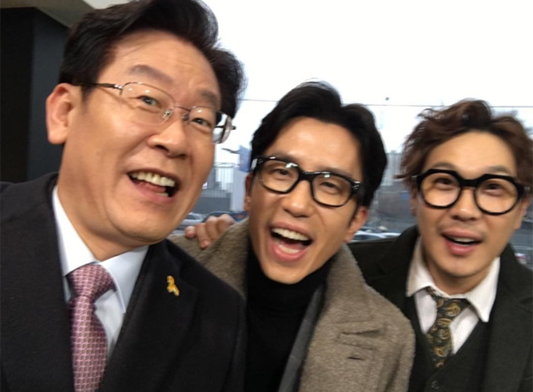 ▲이재명 성남시장이 21일 오후 홍대입구역에서 JTBC '말하는대로' 강연에 나섰다.(사진=이재명 인스타그램)